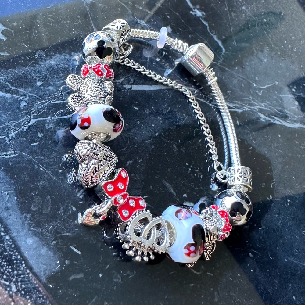 MICKEY & MINNIE  LOVE YOU Charms GIFT  Bracelet With Free Gift Box - Picture 8 of 9